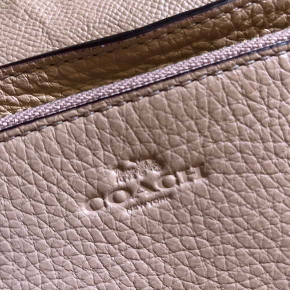 ❌SOLD❌ Coach Crossbody Pochette - Picture 5 of 6